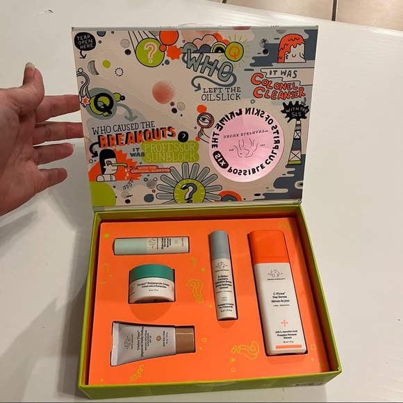 NIB Drunk Elephant Agent Ellie Day Kit (2018) – Collector’s Edition – Exp 06/20 - Picture 2 of 8